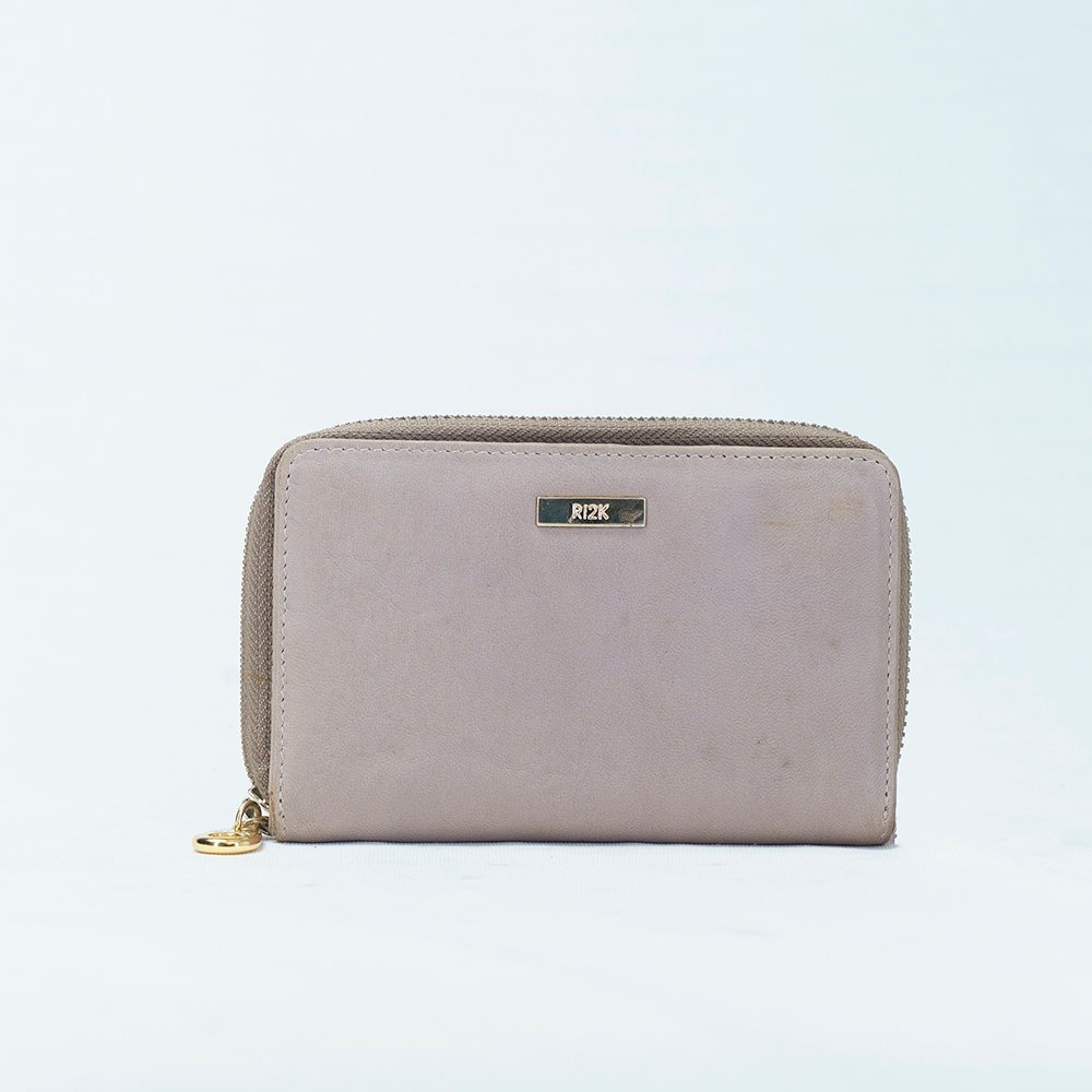 grey-purse