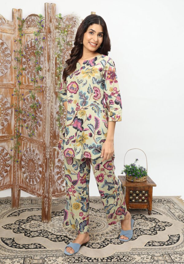 Floral Multicolor Collared Cotton Lounge Co-Ord Set with 3 button - Image 3