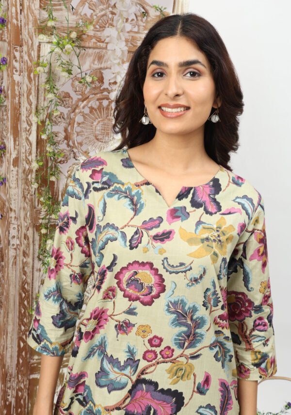 Floral Multicolor Collared Cotton Lounge Co-Ord Set with 3 button - Image 7