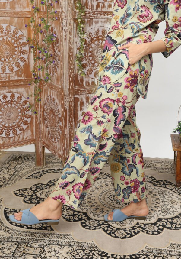 Floral Multicolor Collared Cotton Lounge Co-Ord Set with 3 button - Image 8