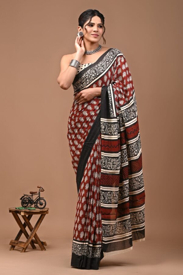 Printed Pure Cotton Mulmul Saree With Blouse - Image 4