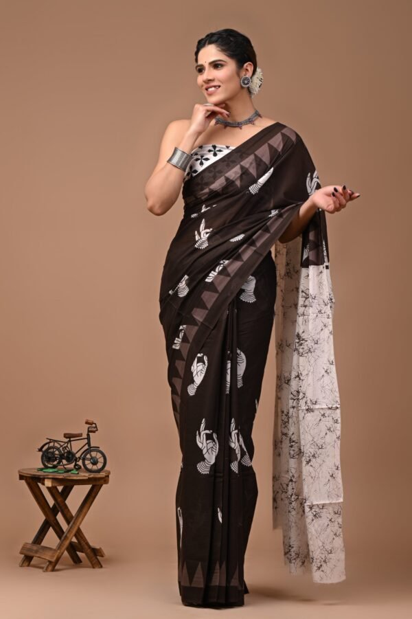 Printed Pure Cotton Mulmul Saree With Blouse - Image 4
