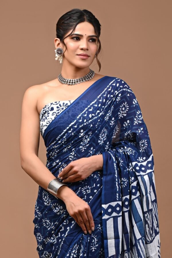Printed Pure Cotton Mulmul Saree With Blouse - Image 3
