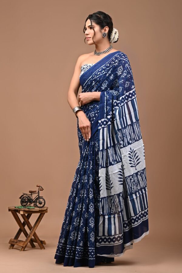 Printed Pure Cotton Mulmul Saree With Blouse - Image 2