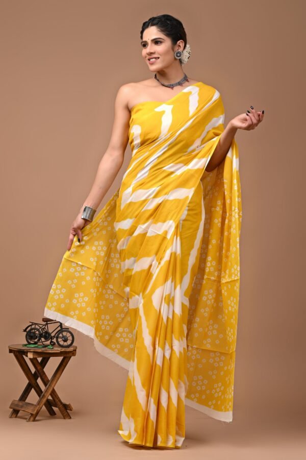 Printed Pure Cotton Mulmul Saree With Blouse - Image 4