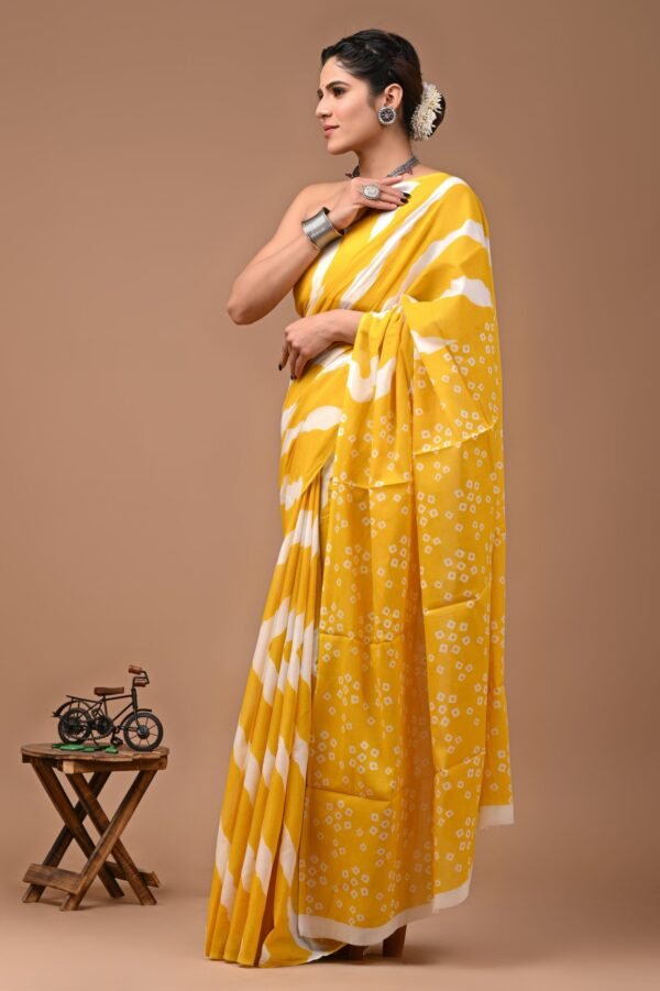 Printed Pure Cotton Mulmul Saree With Blouse - Image 2