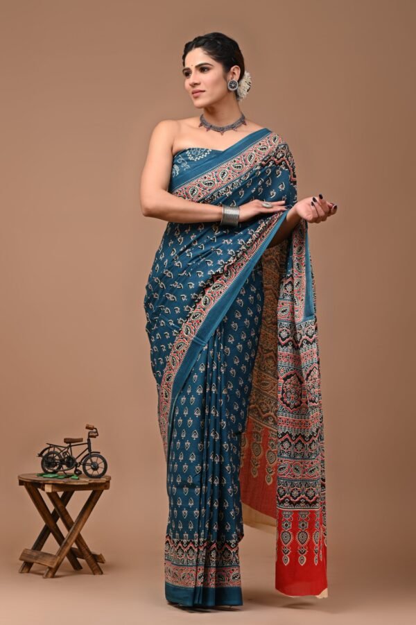 Printed Pure Cotton Mulmul Saree With Blouse - Image 4