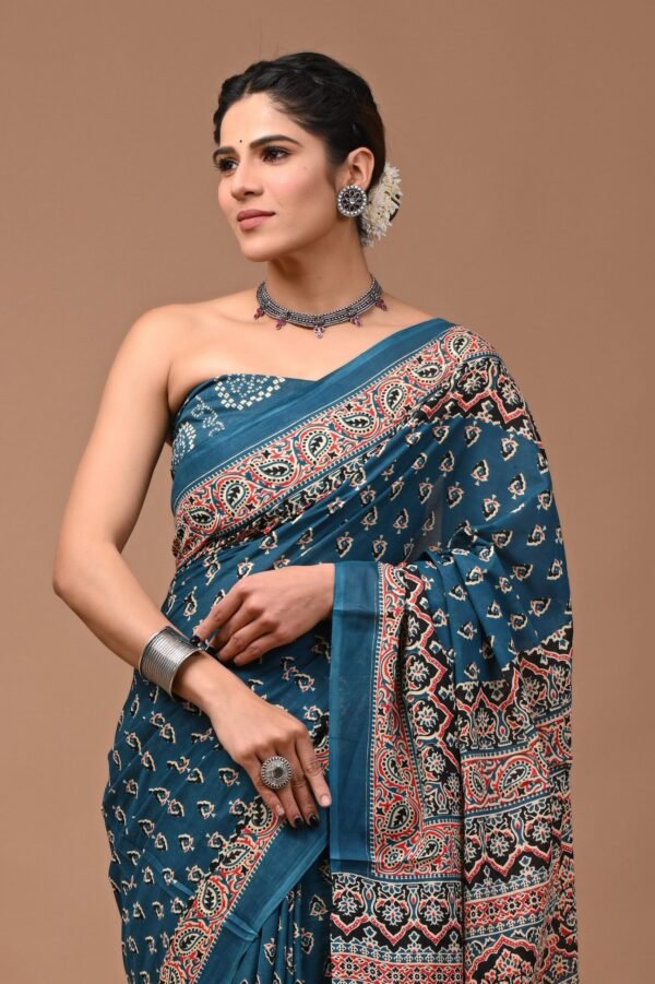 Printed Pure Cotton Mulmul Saree With Blouse - Image 3