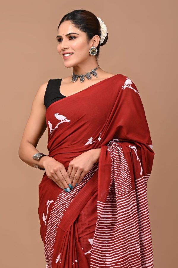 Printed Pure Cotton Mulmul Saree With Blouse - Image 4
