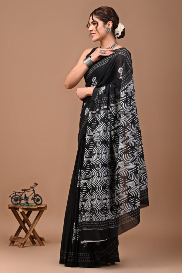 Printed Pure Cotton Mulmul Saree With Blouse - Image 2