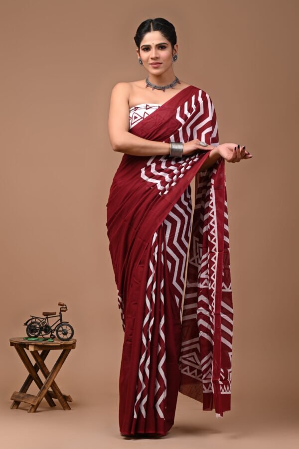 Printed Pure Cotton Mulmul Saree With Blouse - Image 4