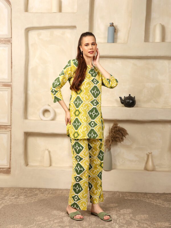 Top and Palazzos set - Image 4