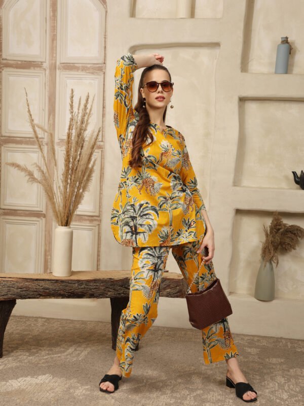 Top and Palazzos set - Image 5