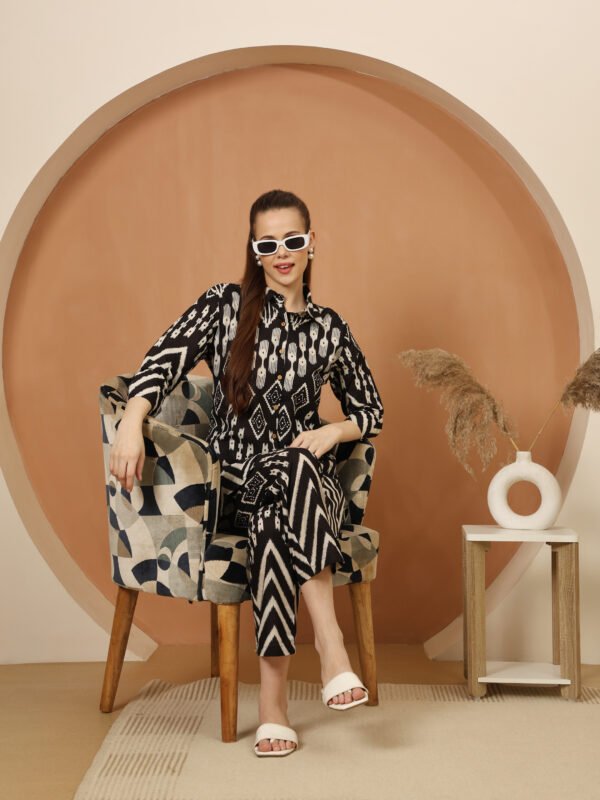 Top and Palazzos set - Image 4