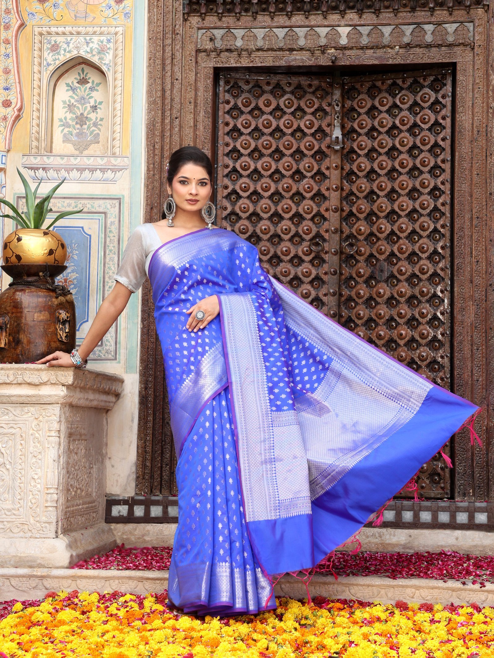 JACQUARD Saree - BLUE - Image 5