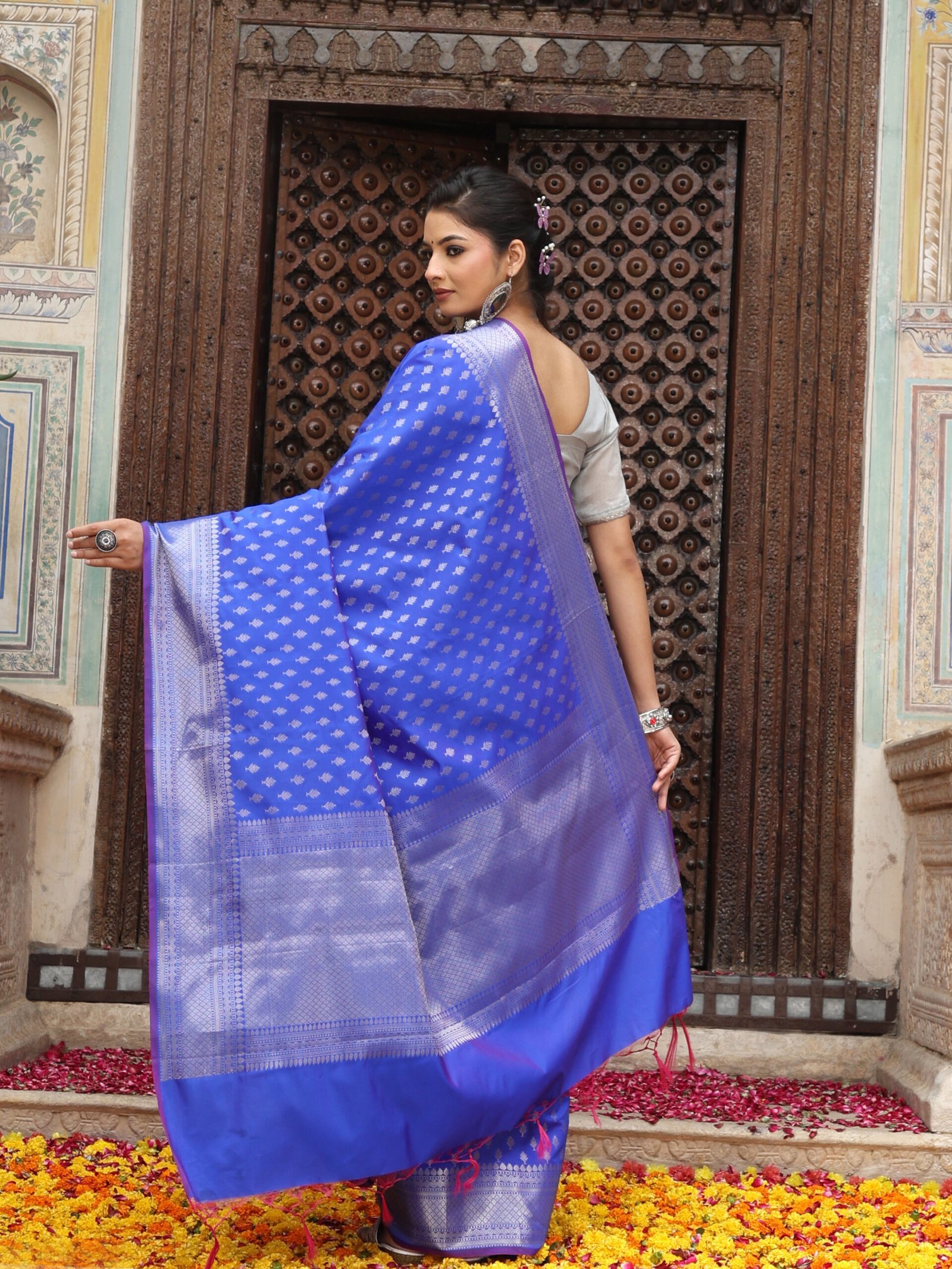 JACQUARD Saree - BLUE - Image 3