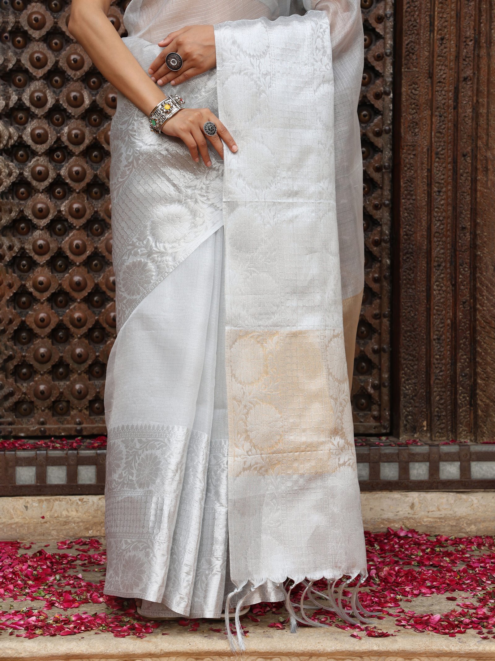 JACQUARD Saree - SILVER - Image 10