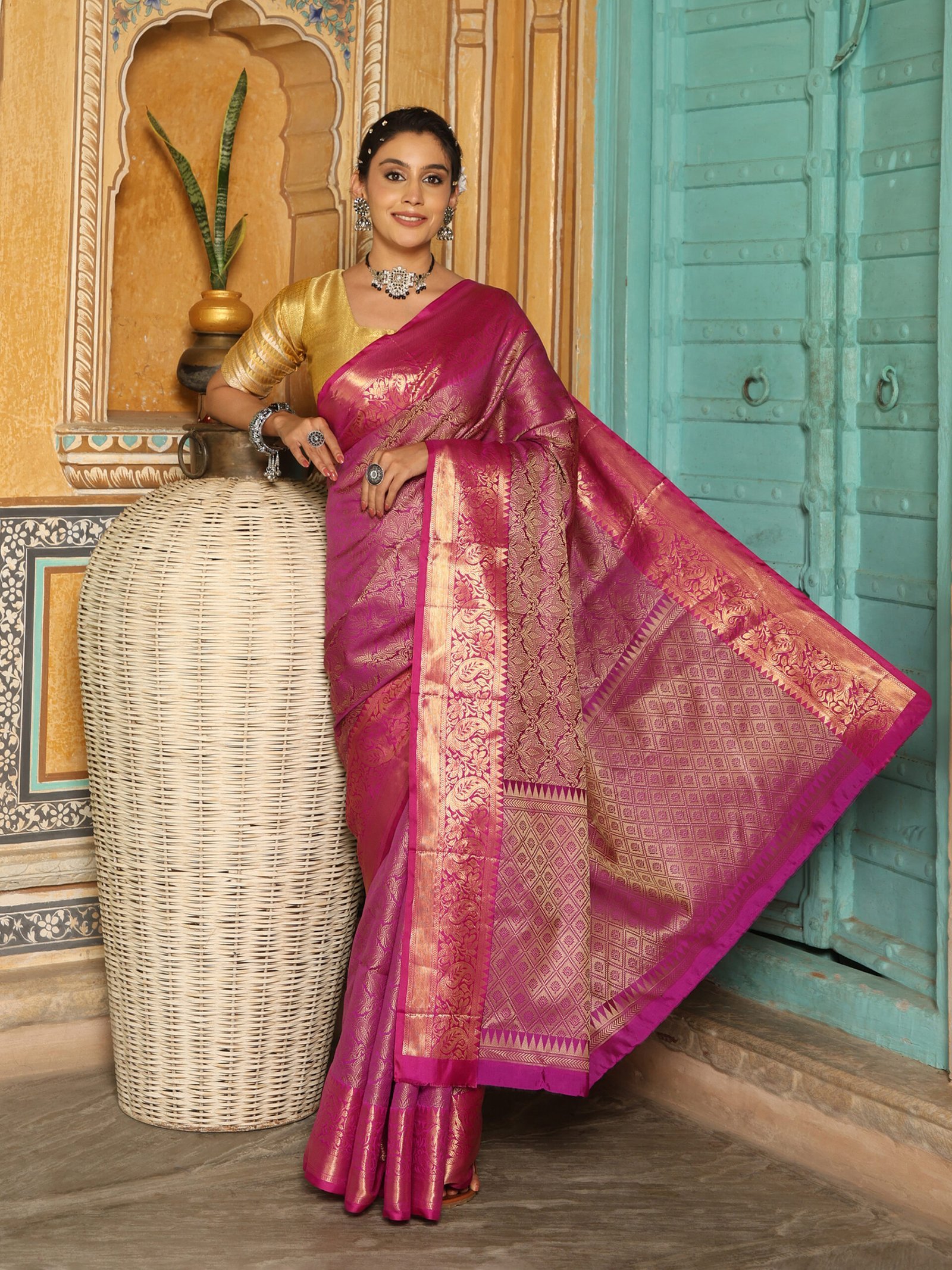 JACQUARD Saree - PINK - Image 5