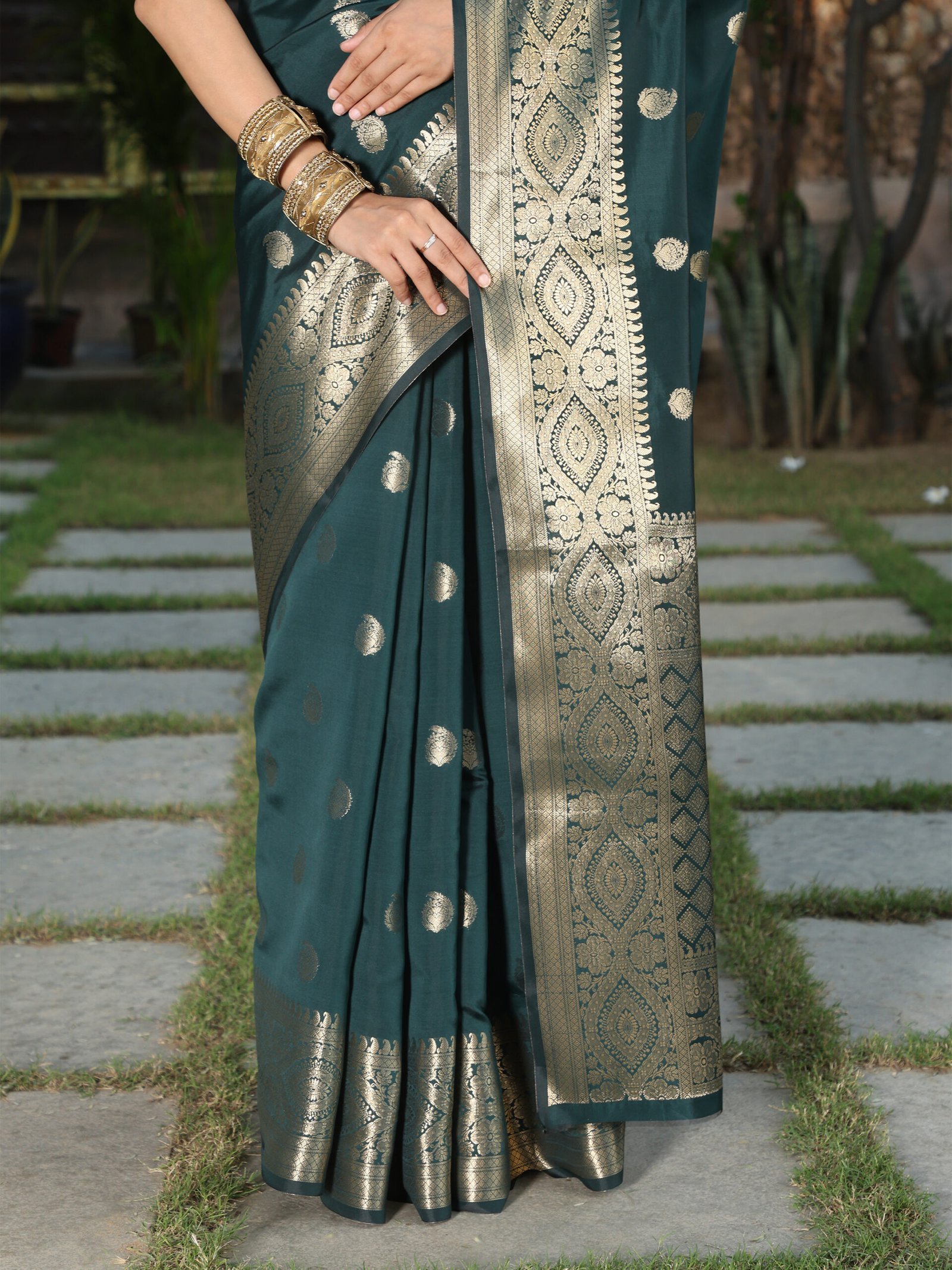 JACQUARD Saree - GREEN - Image 10