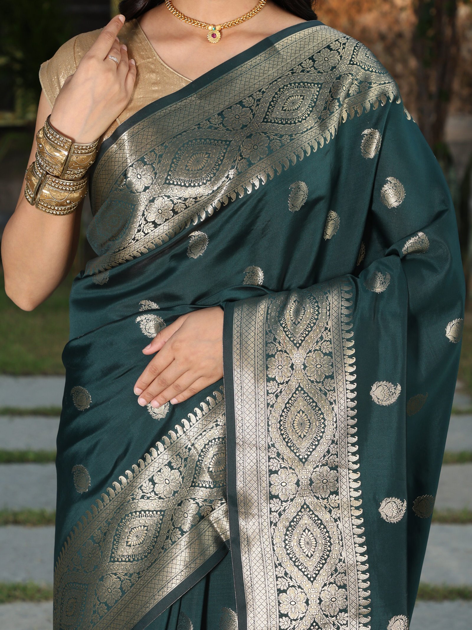 JACQUARD Saree - GREEN - Image 9