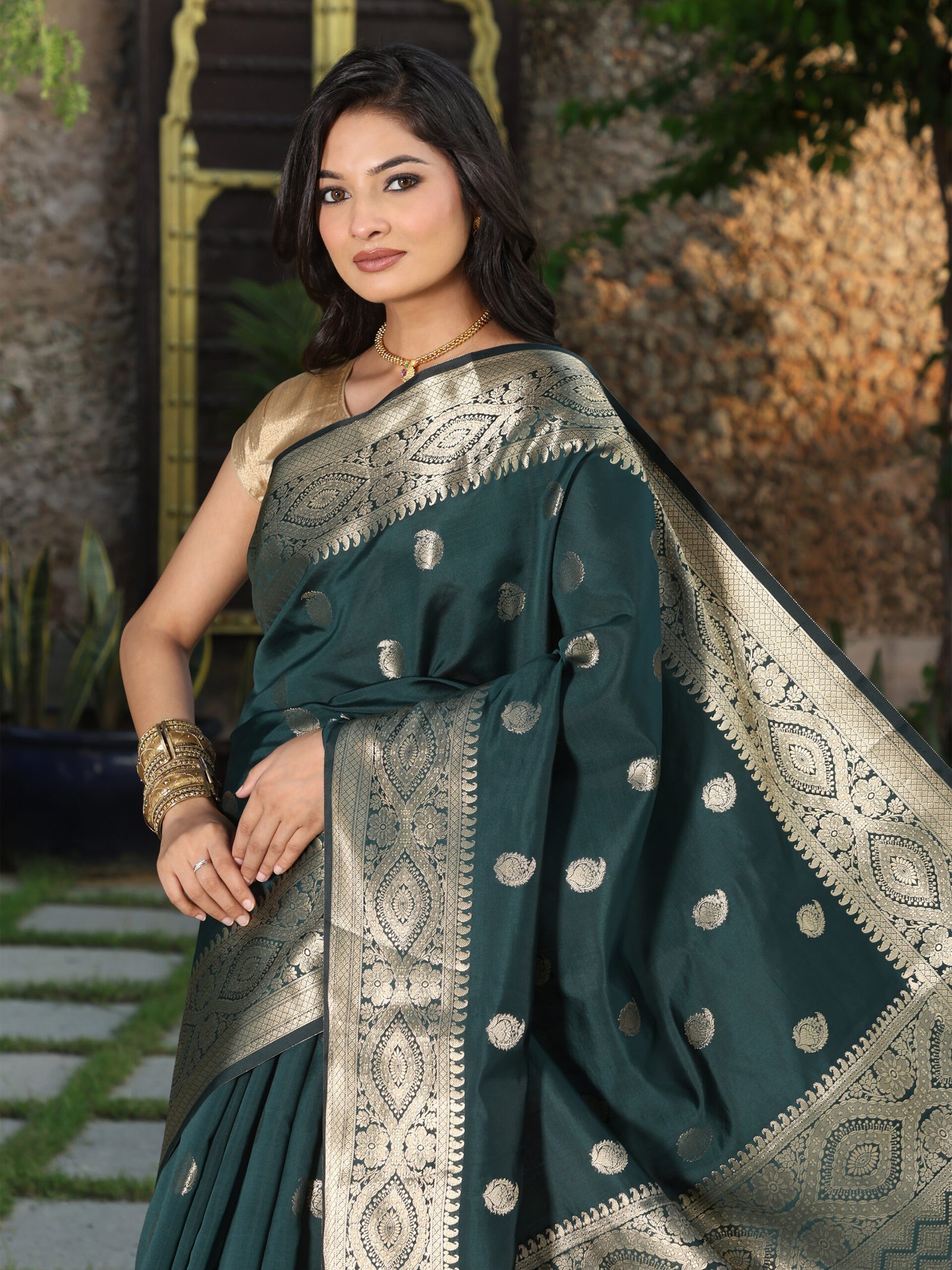 JACQUARD Saree - GREEN - Image 4