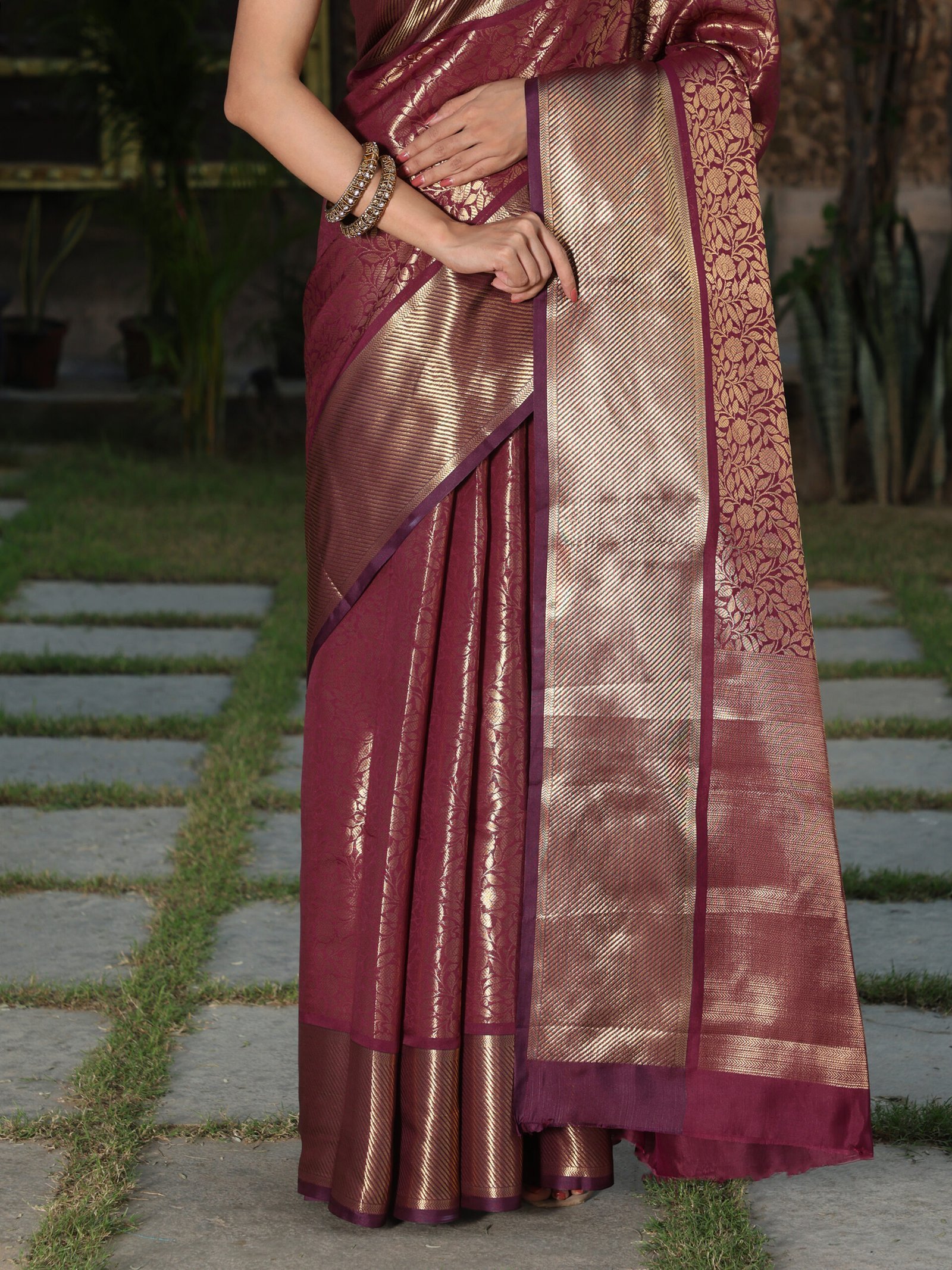 JACQUARD Saree - MAROON - Image 10