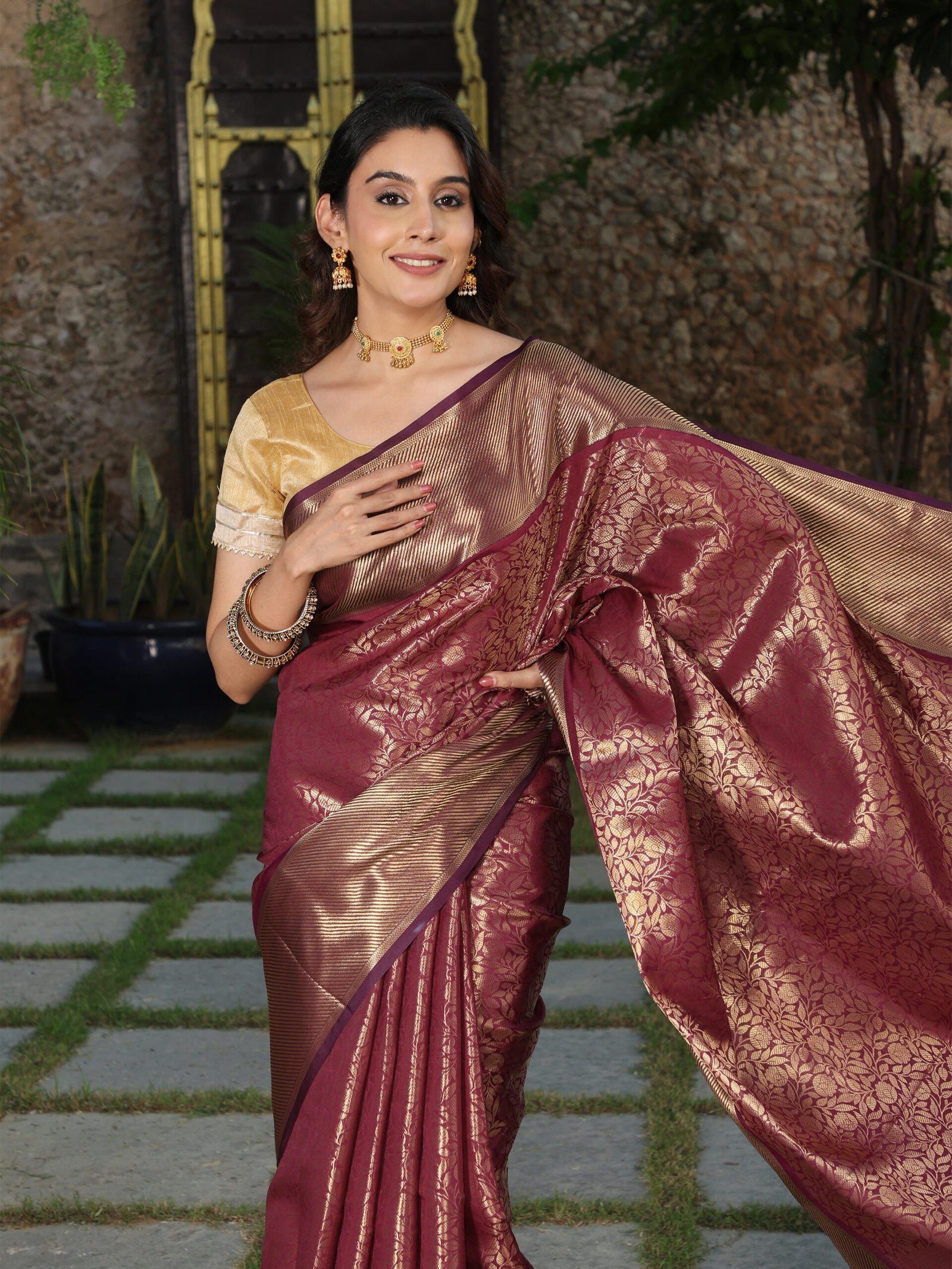 JACQUARD Saree - MAROON - Image 4