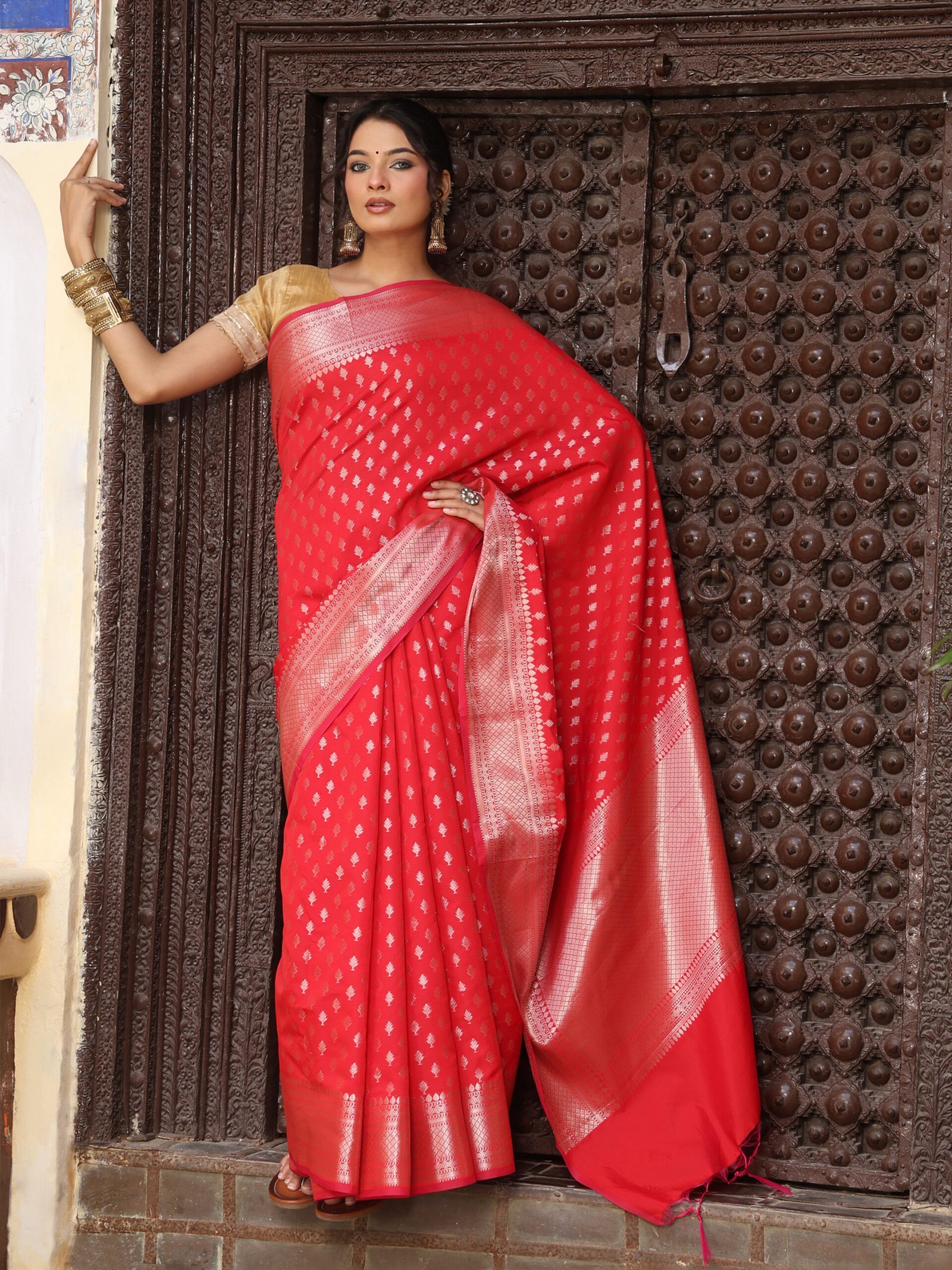 JACQUARD Saree - RED - Image 5