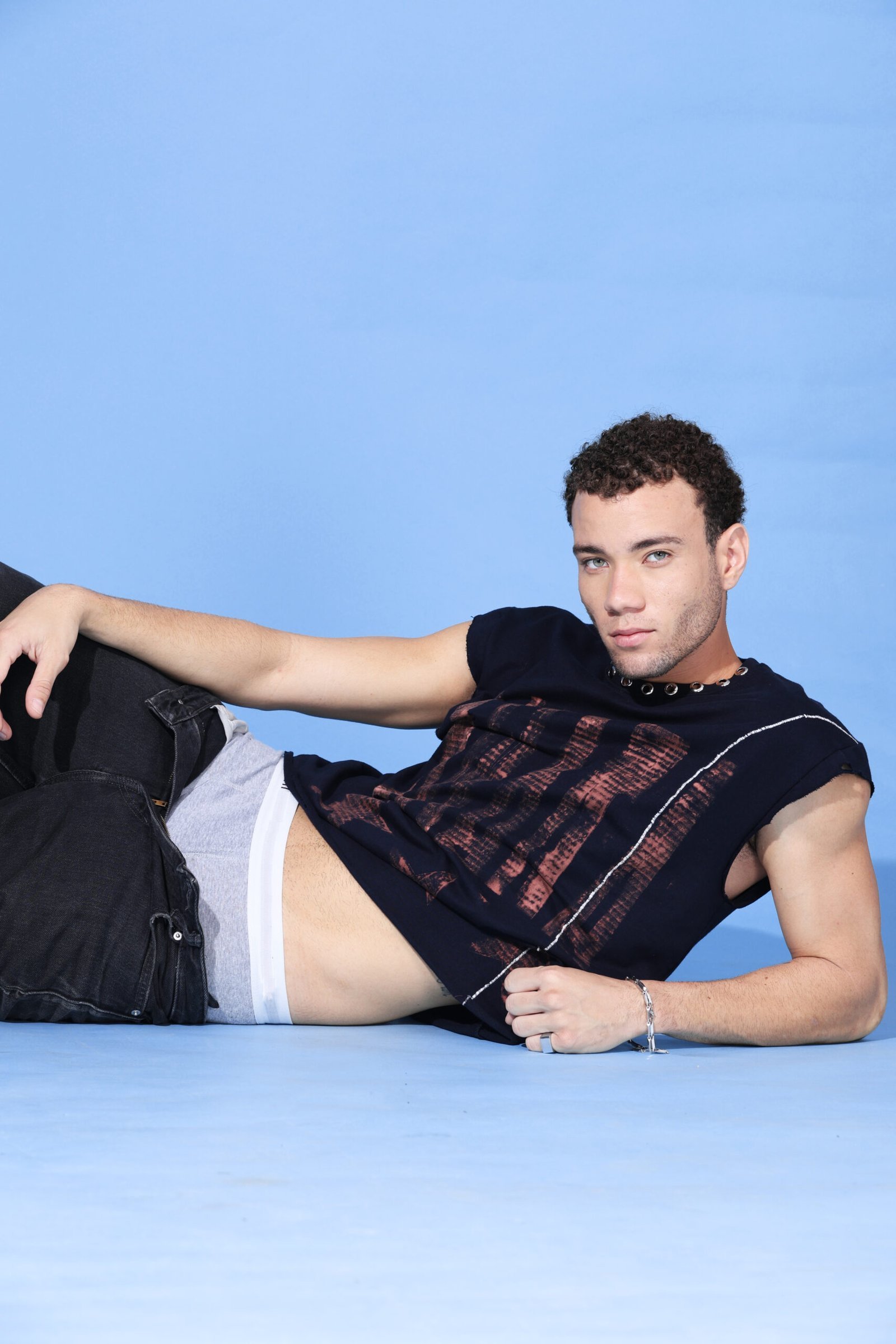 Loose Fit Awara Vest Top - Image 2