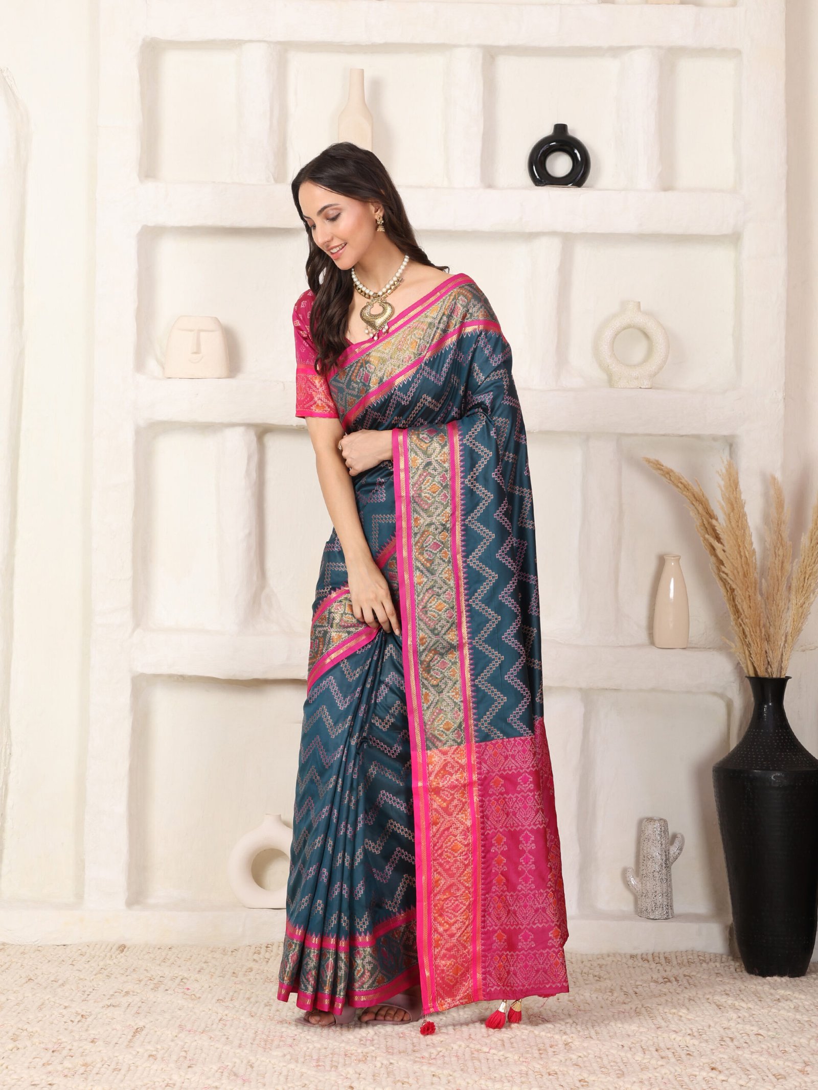 Banarasi Blue Printed Slik Saree - Image 2