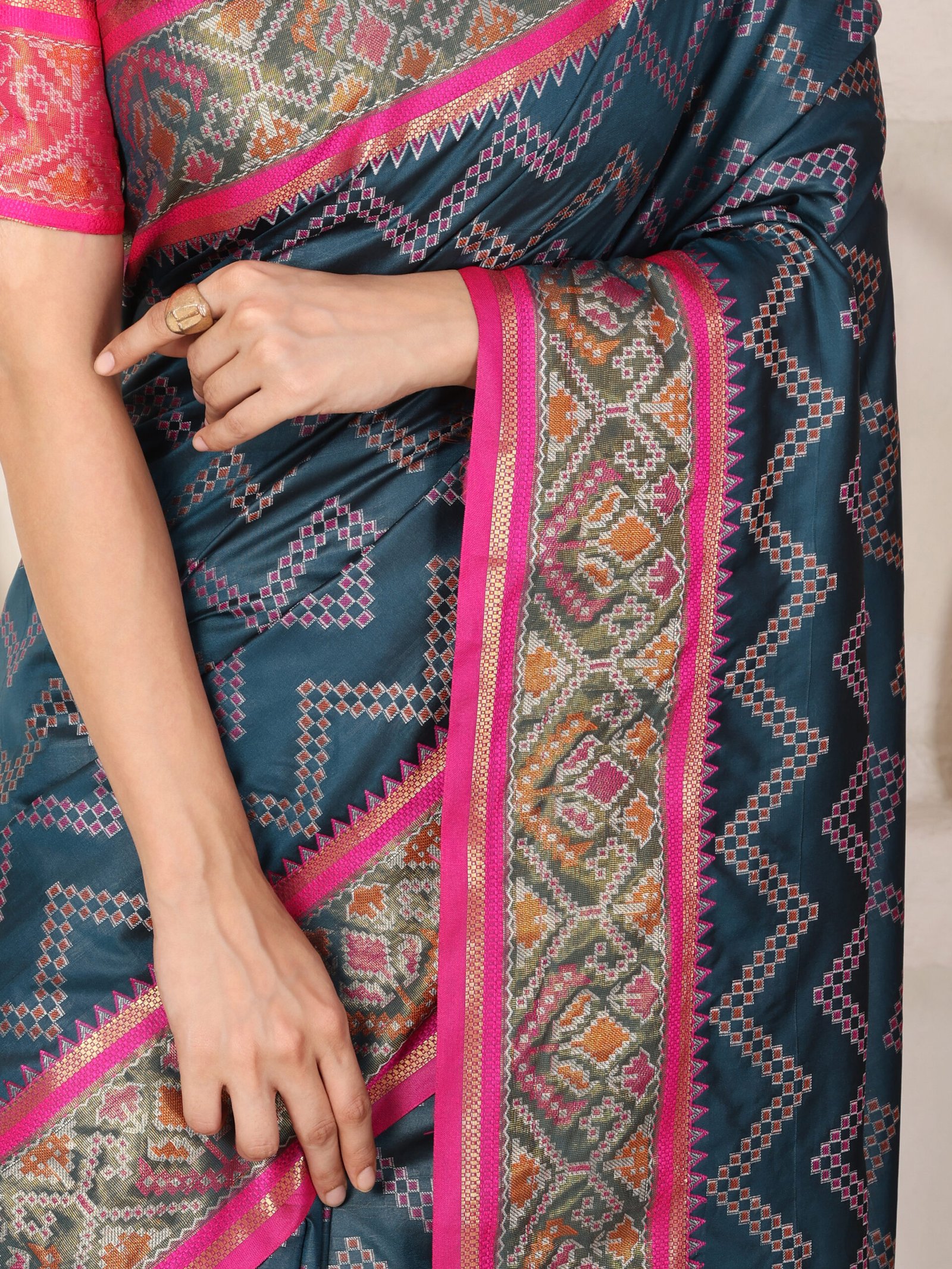 Banarasi Blue Printed Slik Saree - Image 3