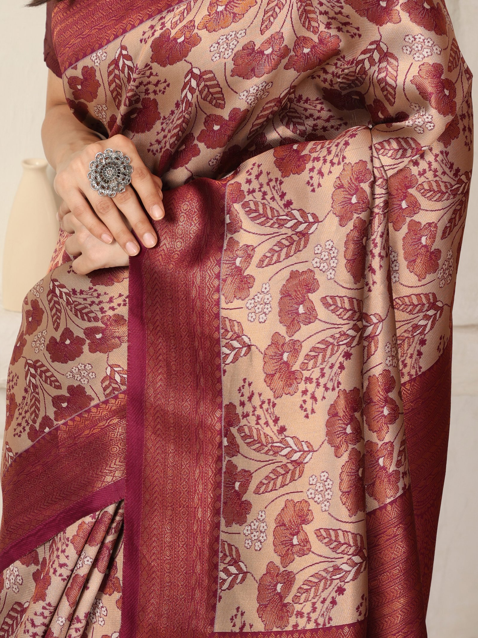 Banarasi Komal Beige Maroon Printed Silk Saree - Image 4