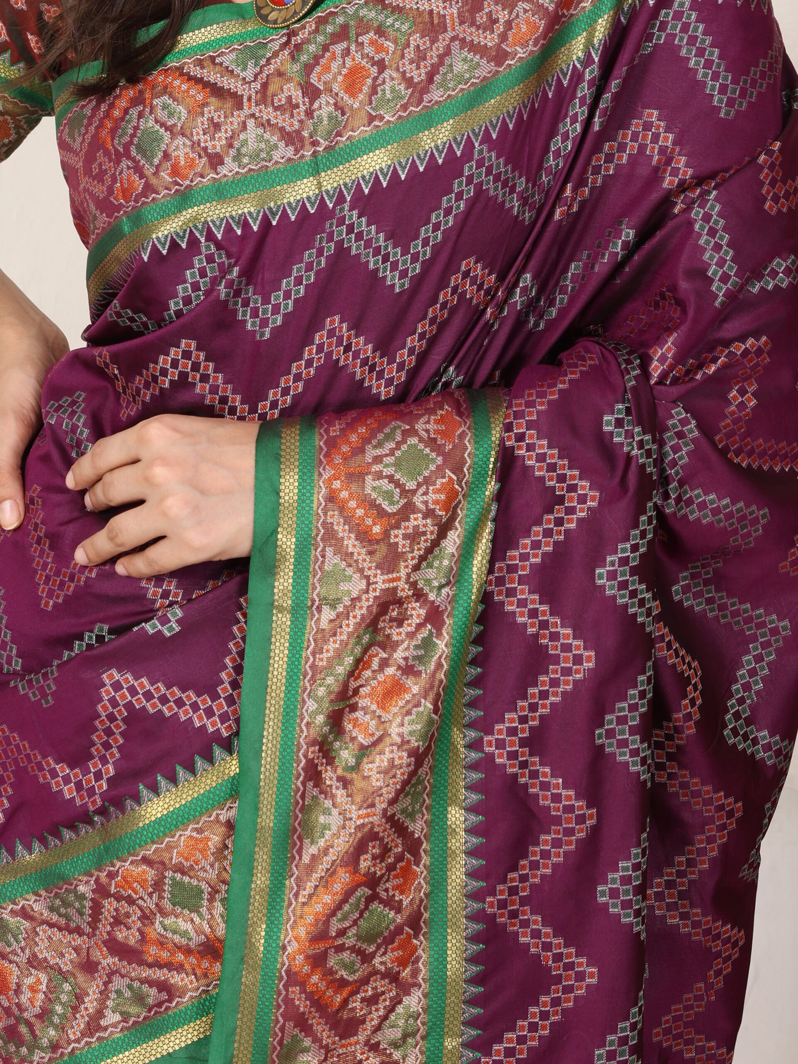 Banarasi Patola Zik zak Wine Printed Silk Saree - Image 4