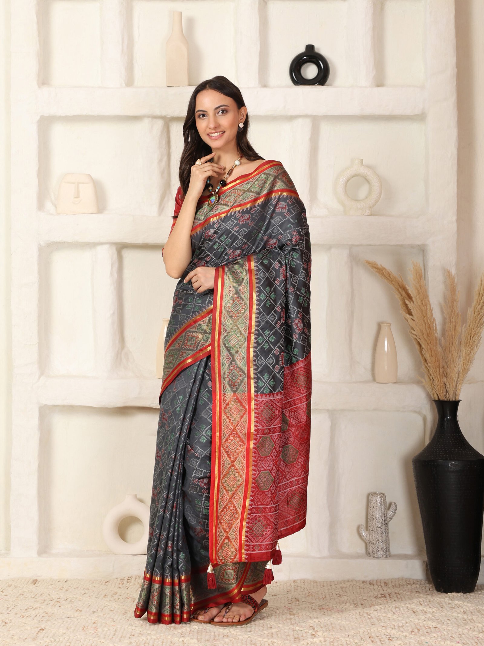 Banarasi Hathi Grey Printed Silk Saree - Image 2