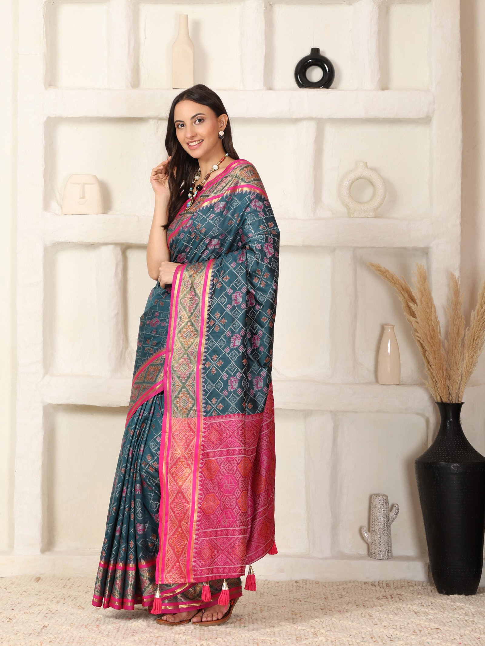 Banarasi Patola Hathi Morpeach Silk Saree - Image 2