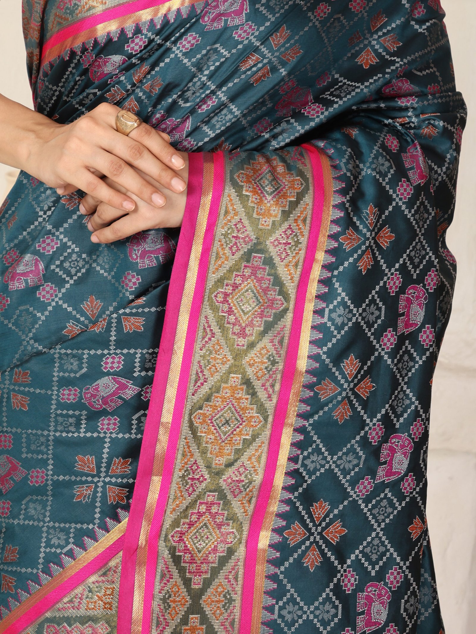 Banarasi Patola Hathi Morpeach Silk Saree - Image 3