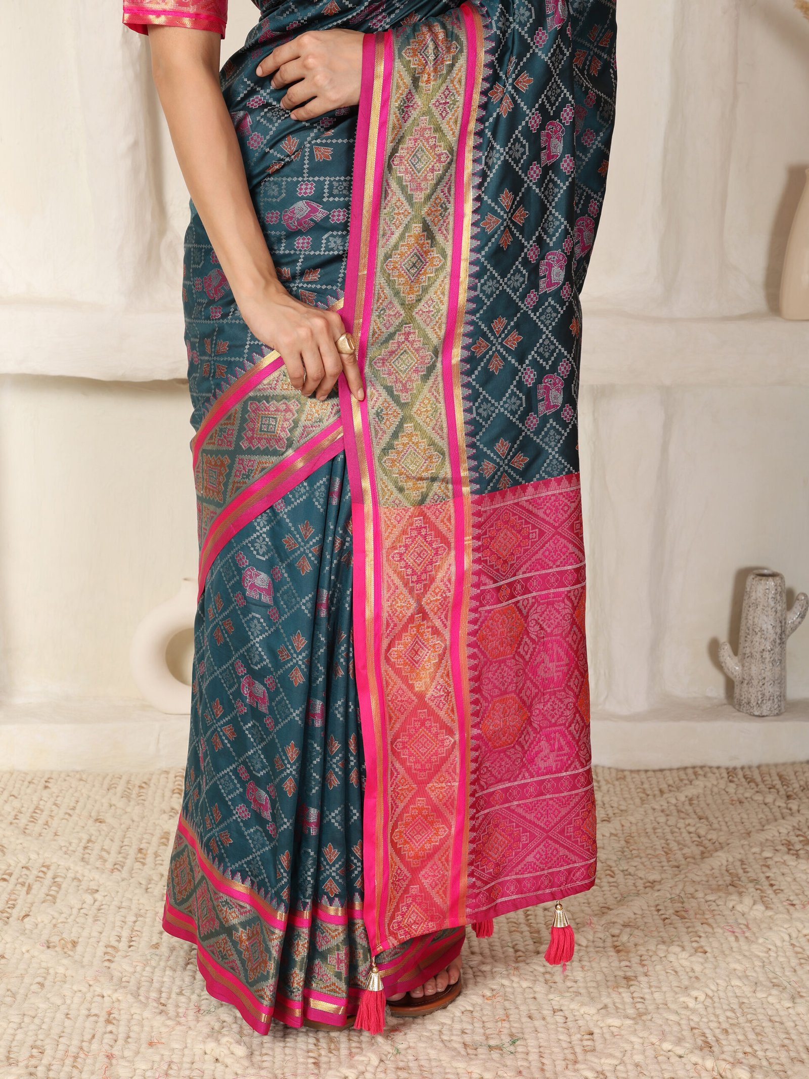 Banarasi Patola Hathi Morpeach Silk Saree - Image 4