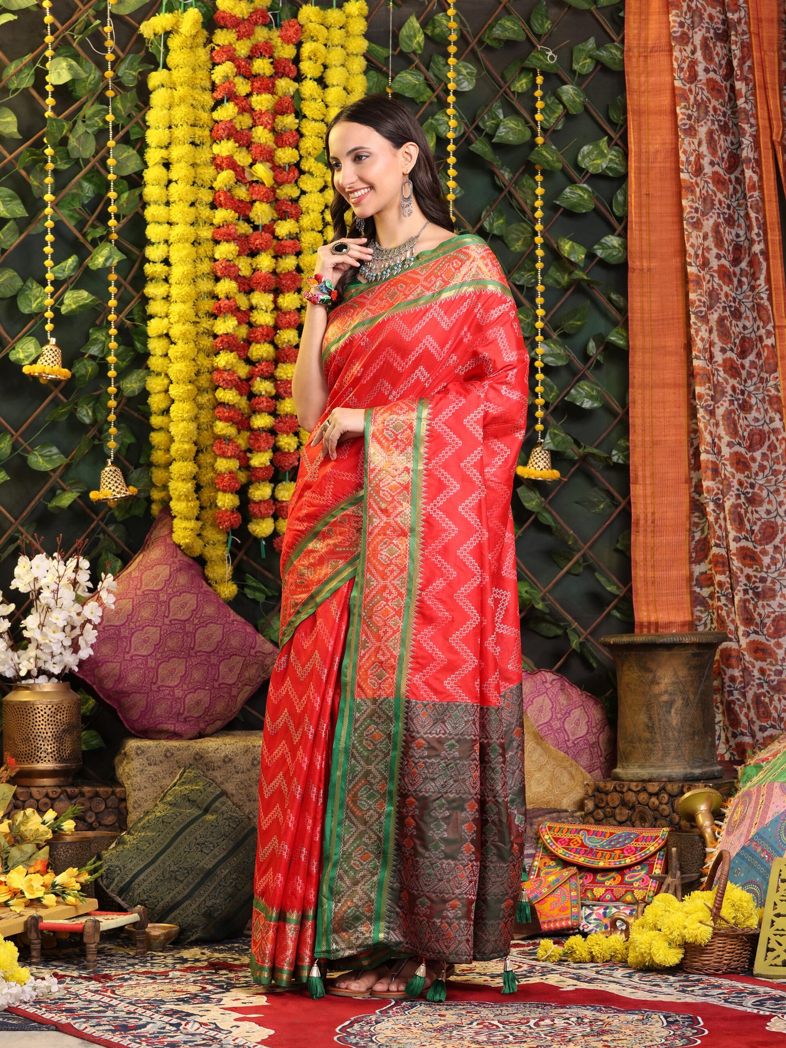 Banarasi Red Zik Zak Printed Silk Saree - Image 4