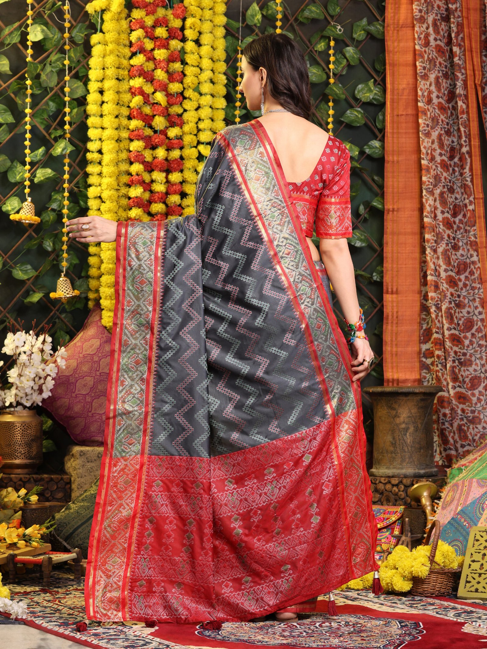 Banarasi Zik Zak Grey Printed Silk Saree - Image 2