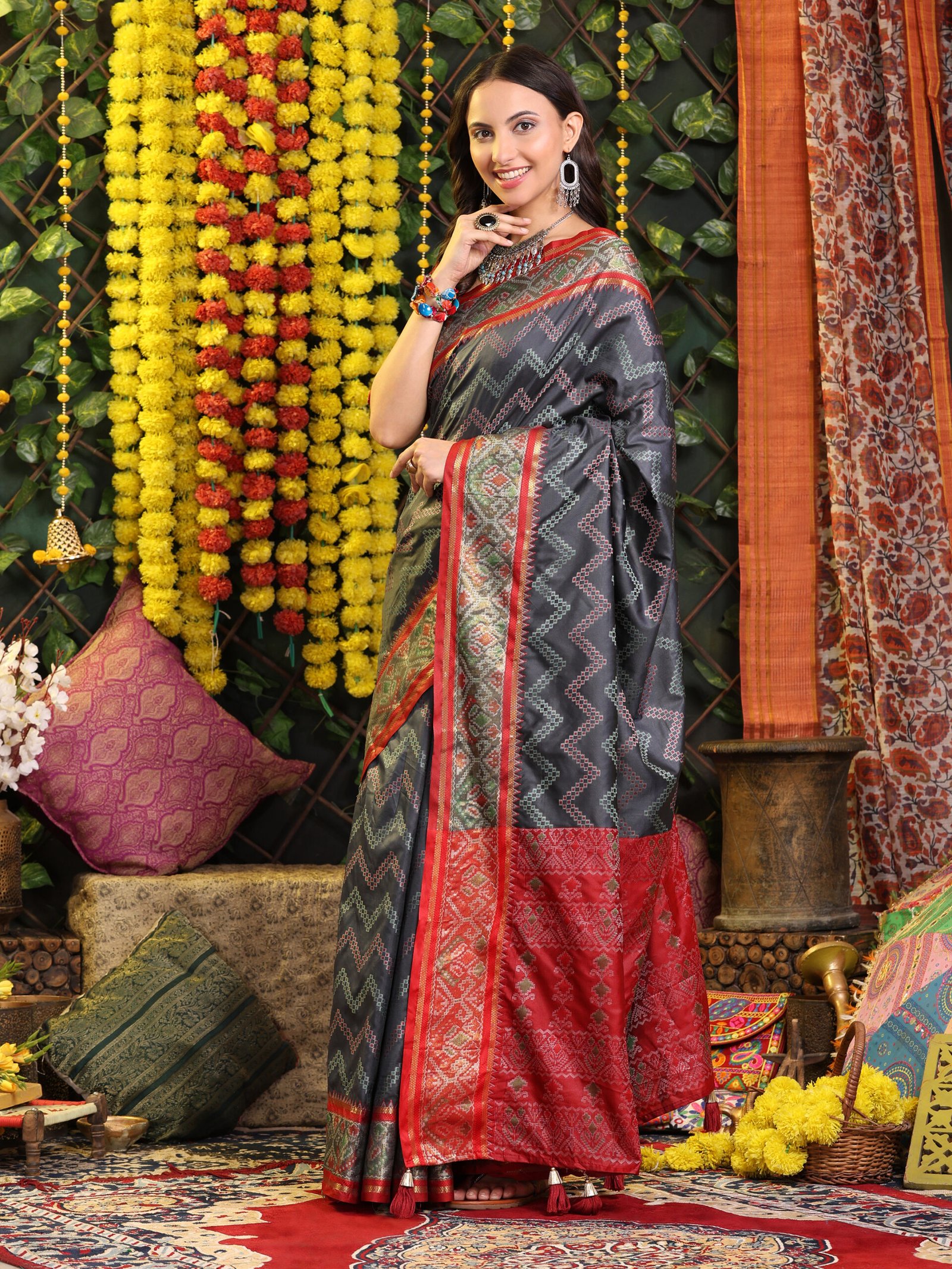Banarasi Zik Zak Grey Printed Silk Saree