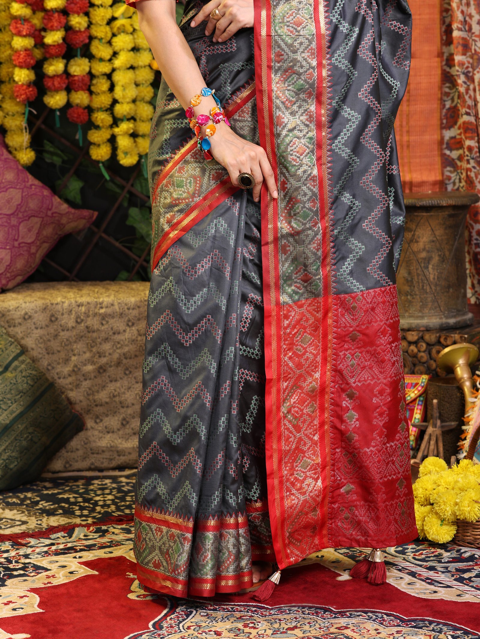 Banarasi Zik Zak Grey Printed Silk Saree - Image 6