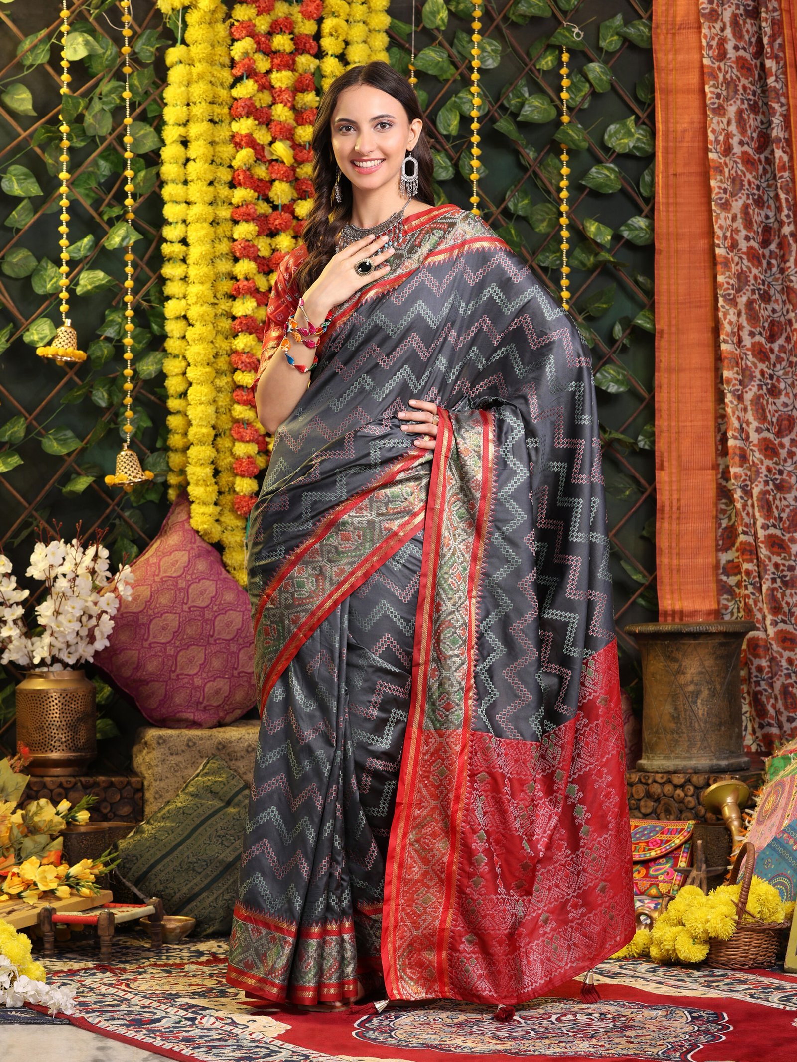 Banarasi Zik Zak Grey Printed Silk Saree - Image 7