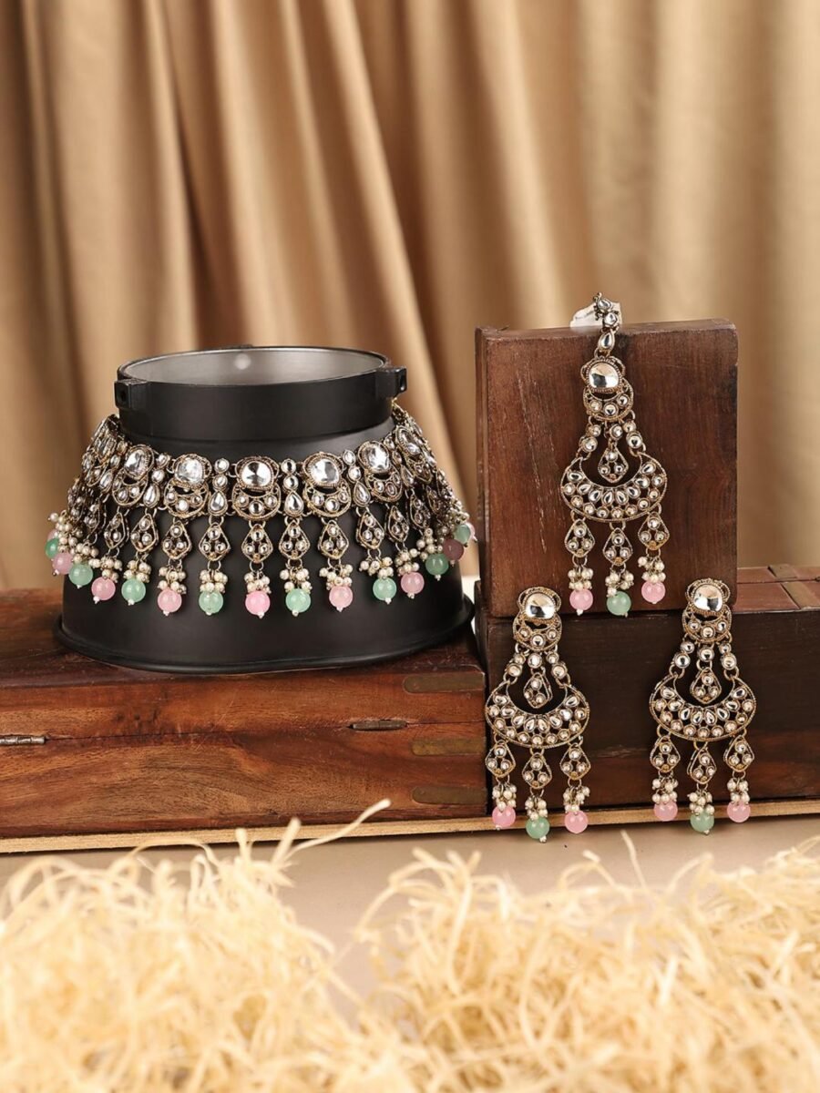 Pink Jewellery Set for Timeless Beauty