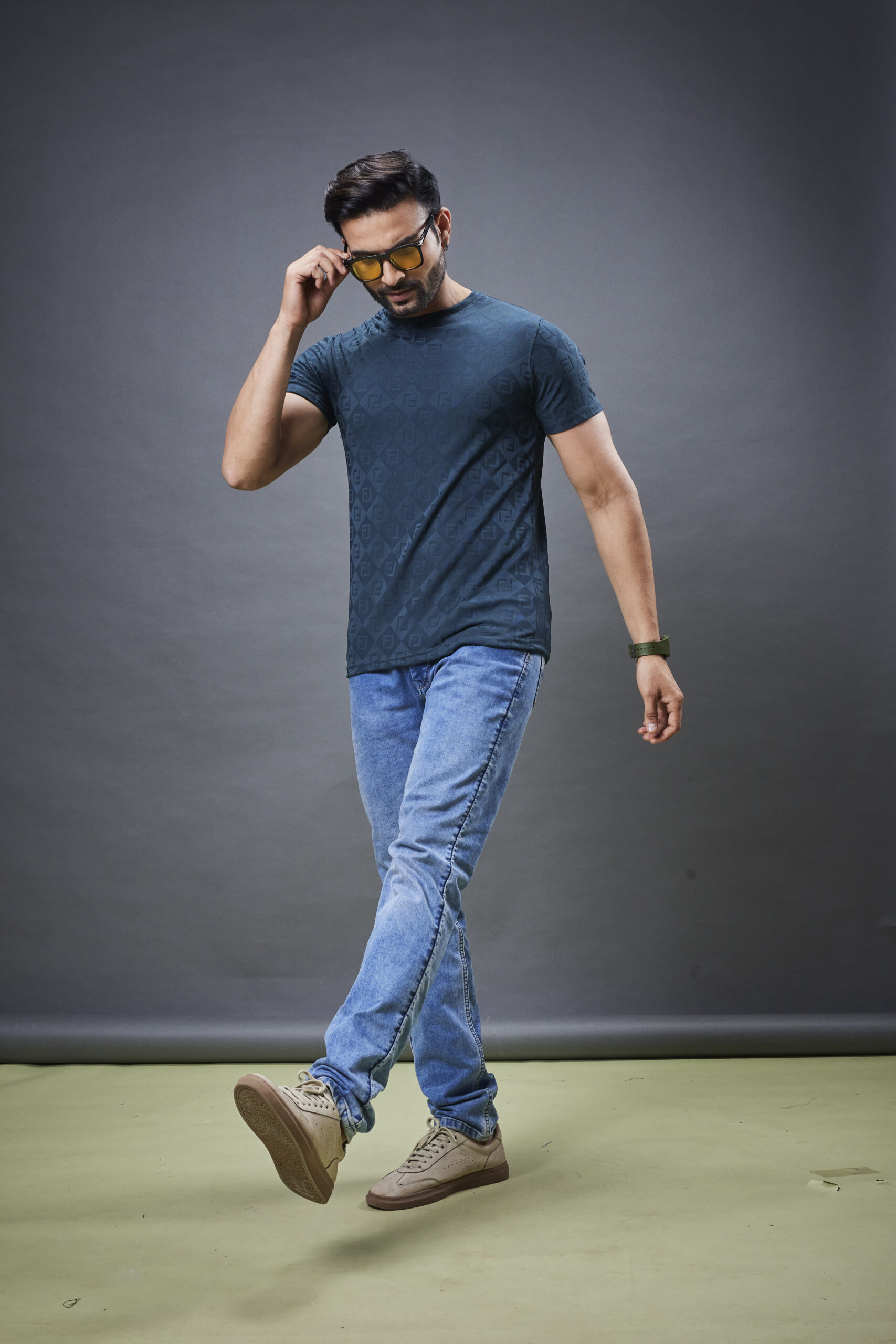 Men R/N T-SHIRT - Image 3