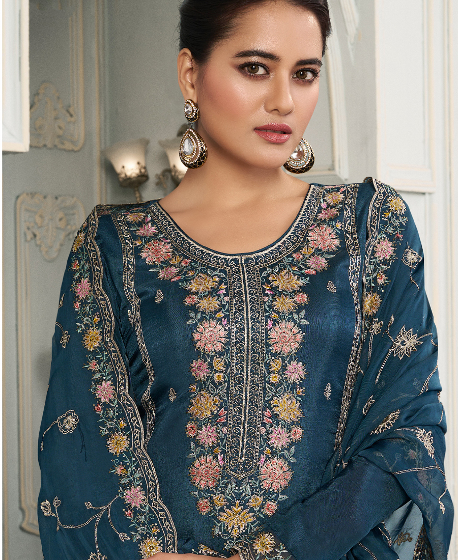 Latest Munda Silk Blue Straight Suit For Women Wear