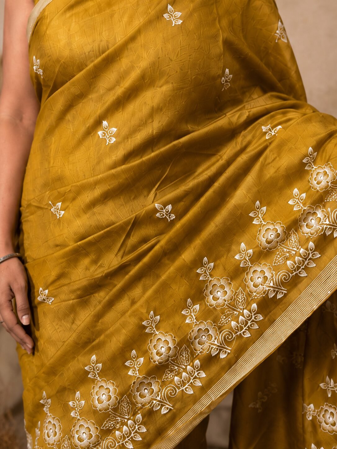 Embroidered Mustard Saree
Colour: Mustard
Blouse: Yes - Image 3