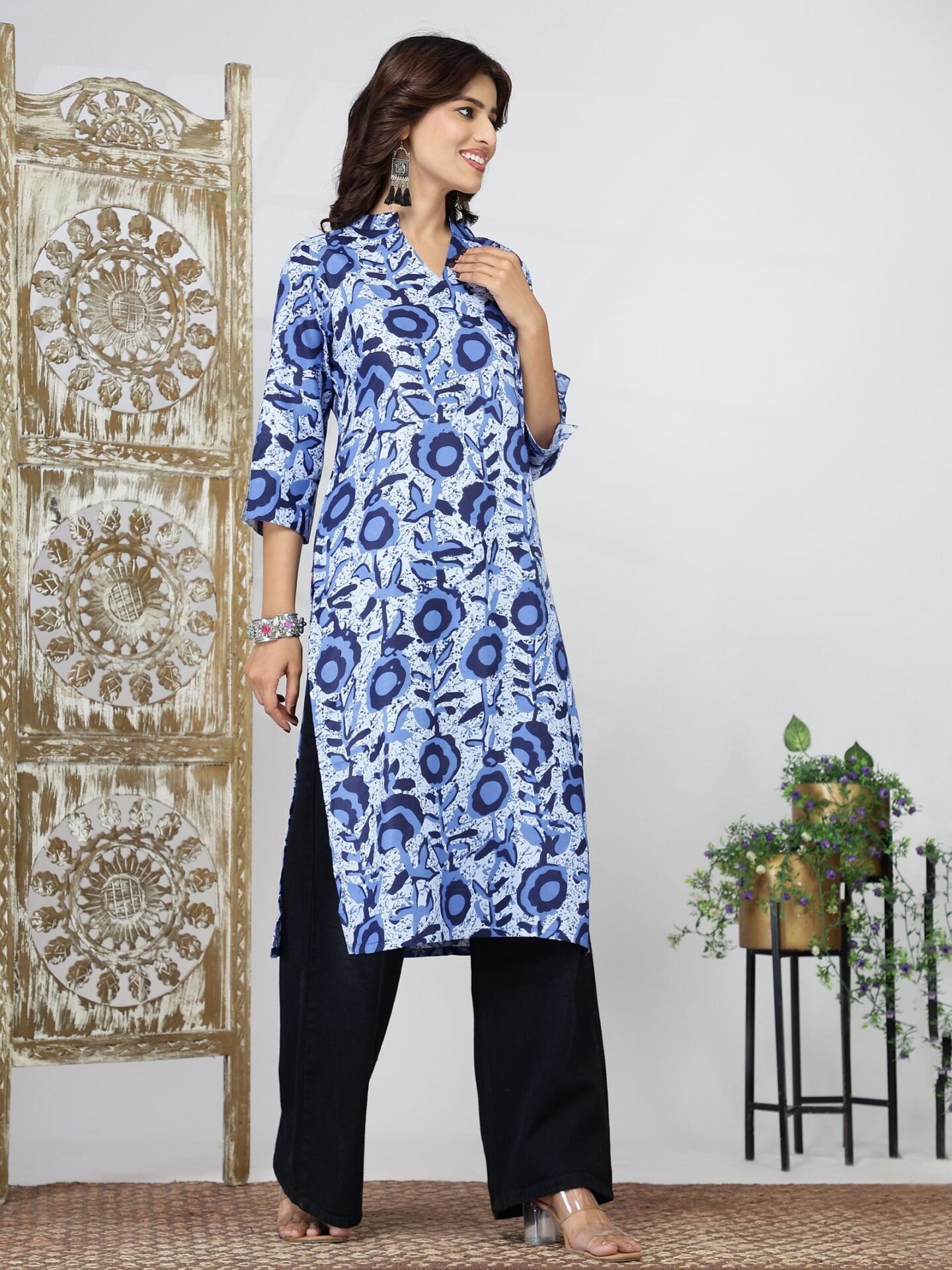 Women's Blue Floral Motif Straight Kurti - Image 8