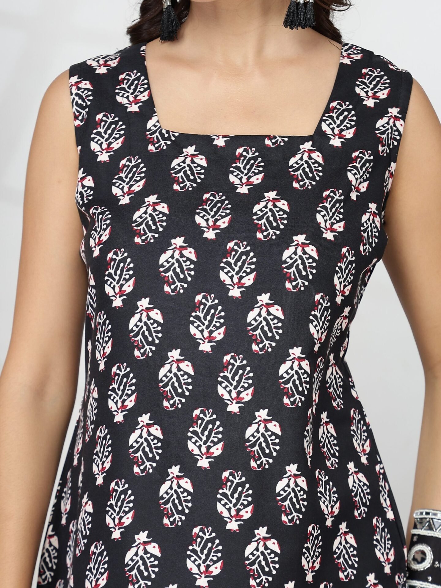 Women's Black Ethnic Motif Sleeveless Kurti - Image 8