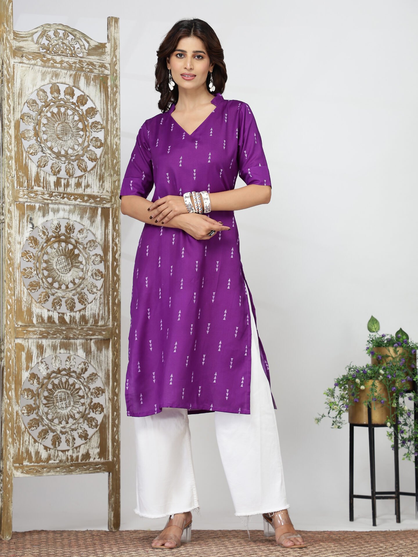 Women's Violet Geometric Motif V-Neck Kurti