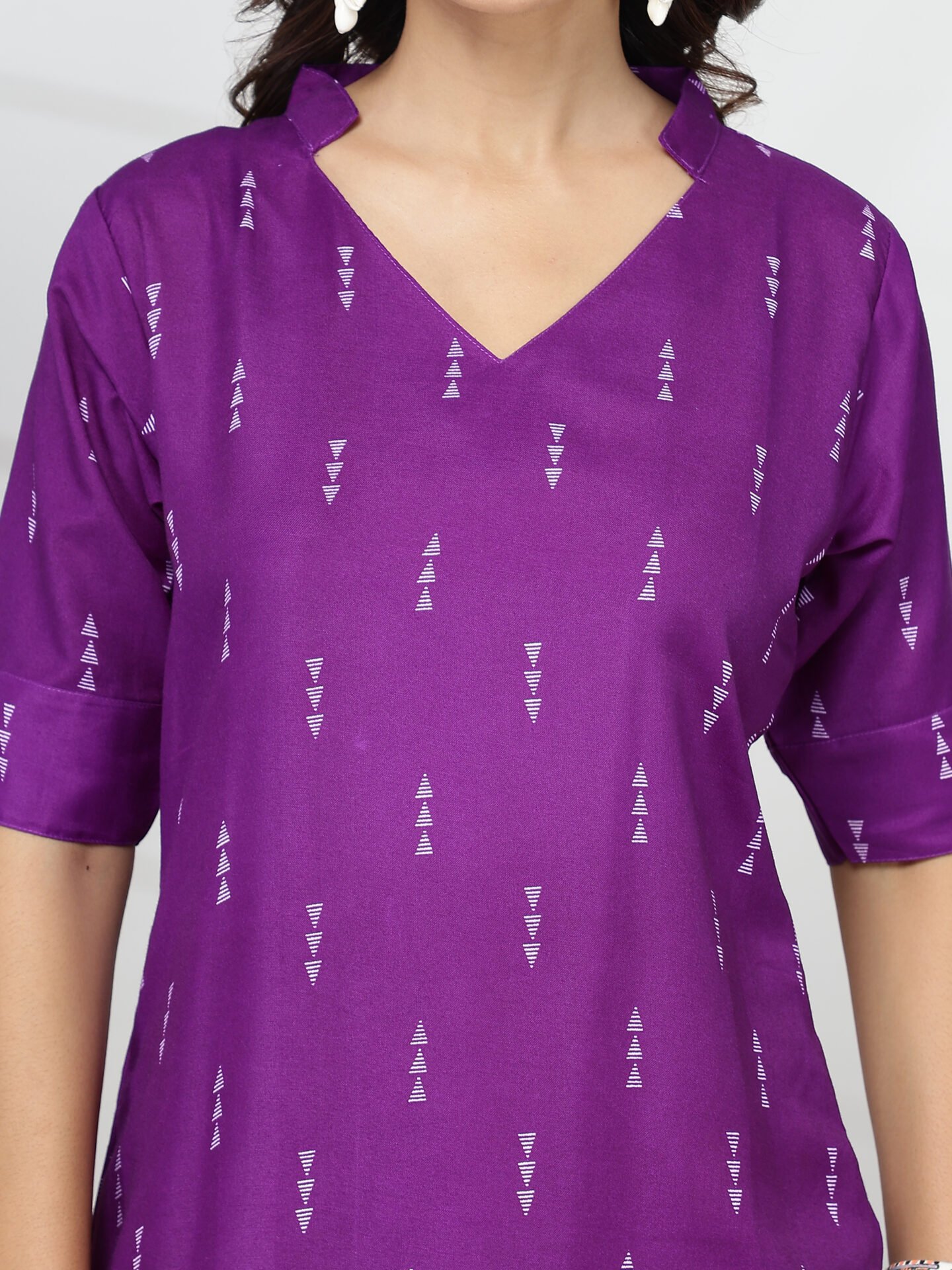 Women's Violet Geometric Motif V-Neck Kurti - Image 6